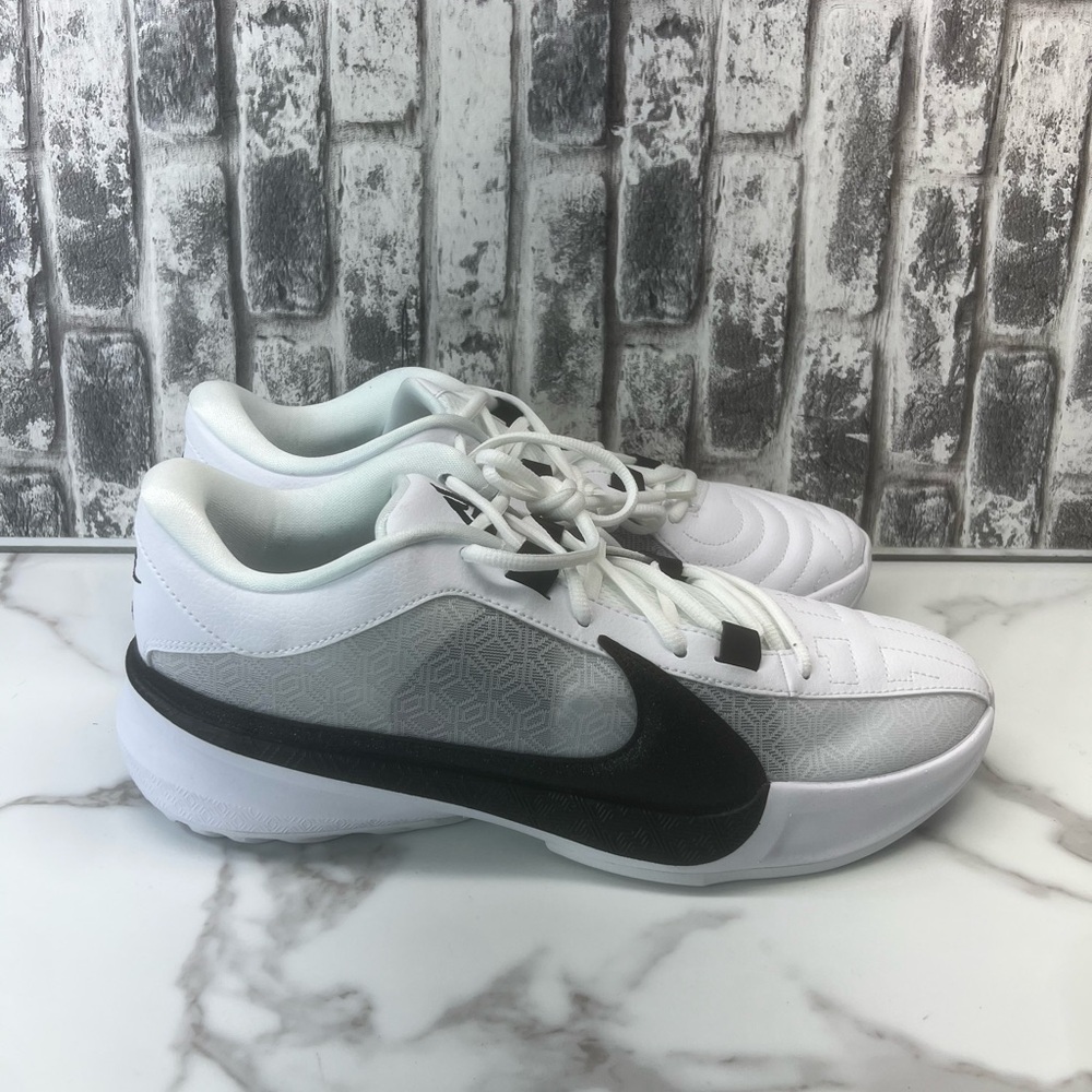 Nike Zoom Freak 5 TB White Black Sneakers Shoes DZ2946-100 Men's 10.5